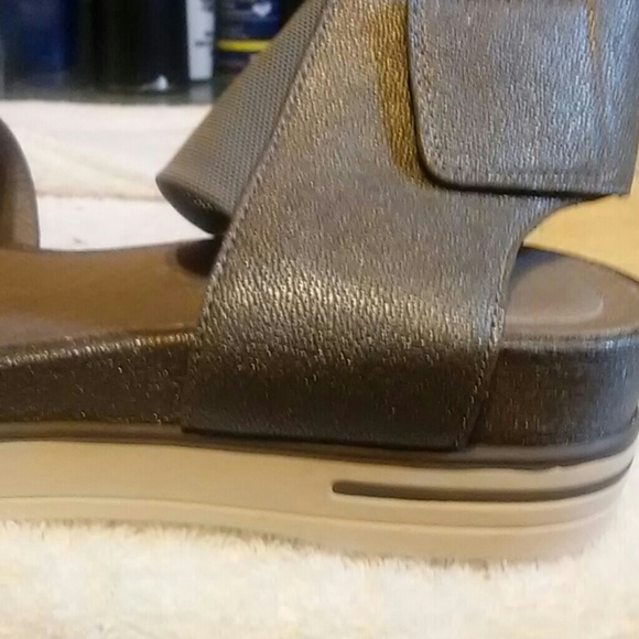 Sandals - Picture 3 of 4